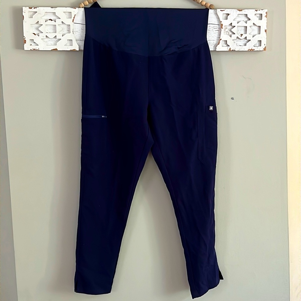 Maternity figs scrubs